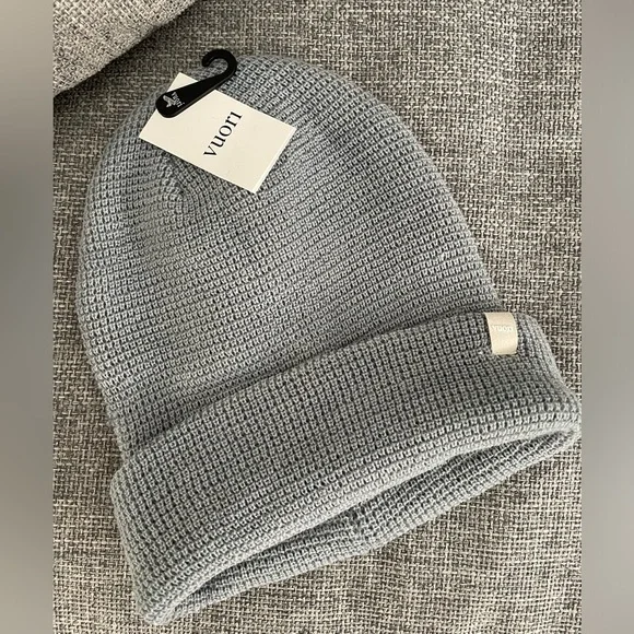 Vuori Light Gray Knit Beanie - Picture 1 of 2